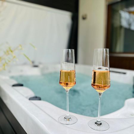 Seehaus Aachblick, Exklusive Appartements Und Ferienwohnungen 울딘겐물호펜 외부 사진